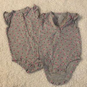 Bundle of 2 identical 🍓bodysuits
